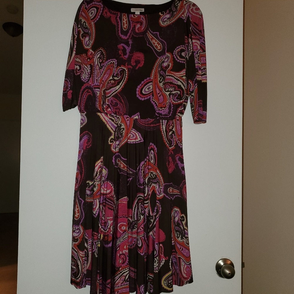 Knee length flowy dress